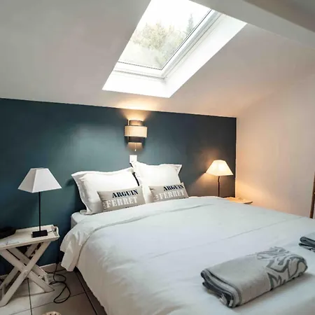 Cozy By The Sea Apartment *